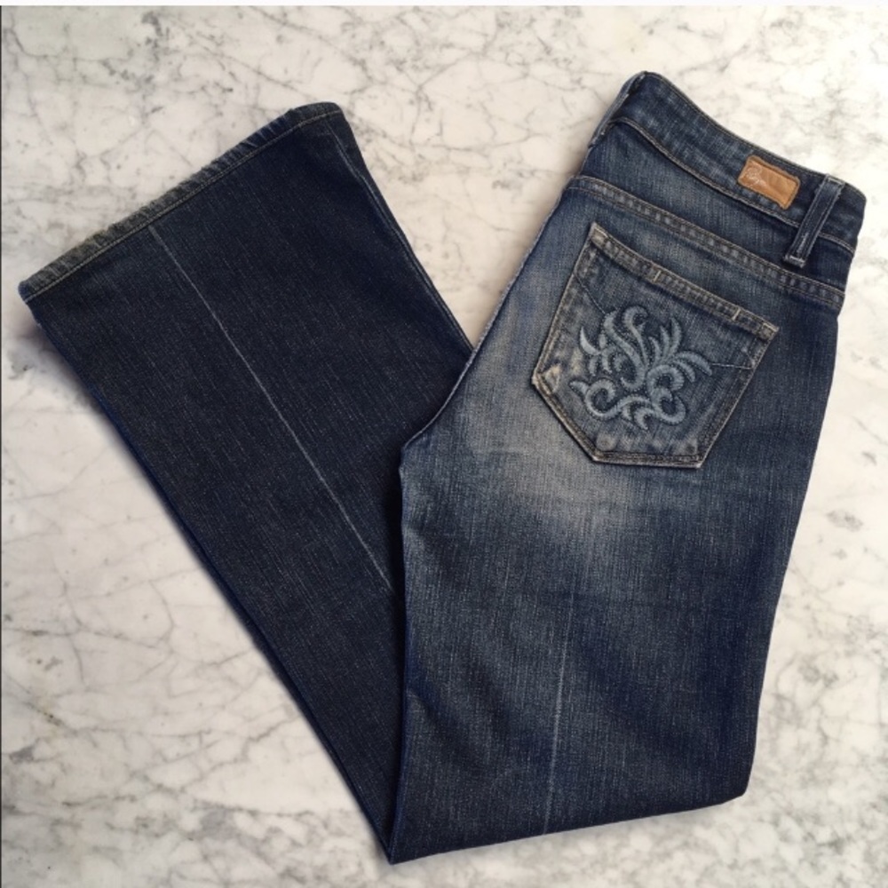 Paige Robertson size 27 blue jean low rise denim. 28” inseam